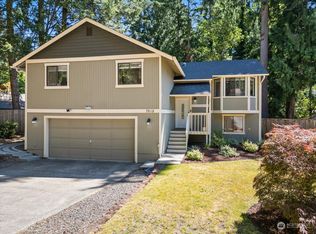 7618 Oak Park Dr NW, Bremerton, WA 98311