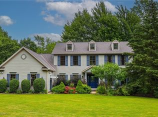 9841 Barr Rd, Brecksville, OH 44141