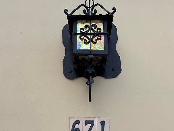 4th image of 671 S Main Ave