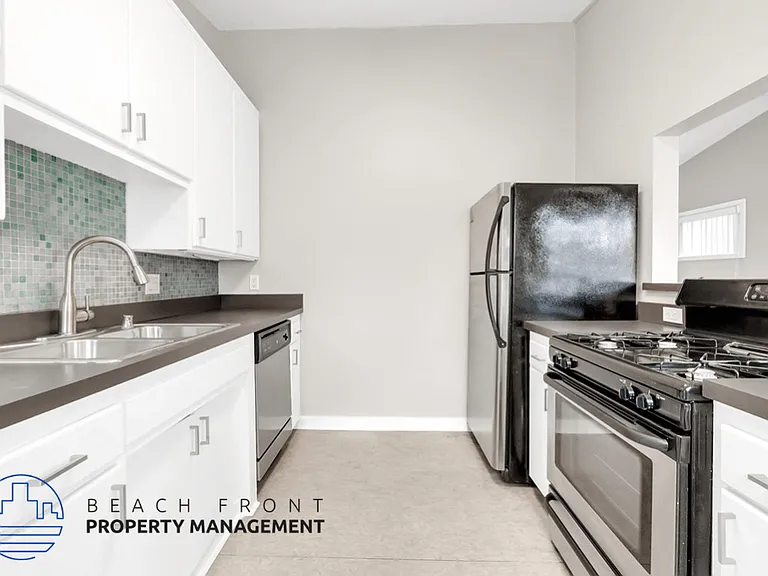 2674 Elden Ave. — Photo 4