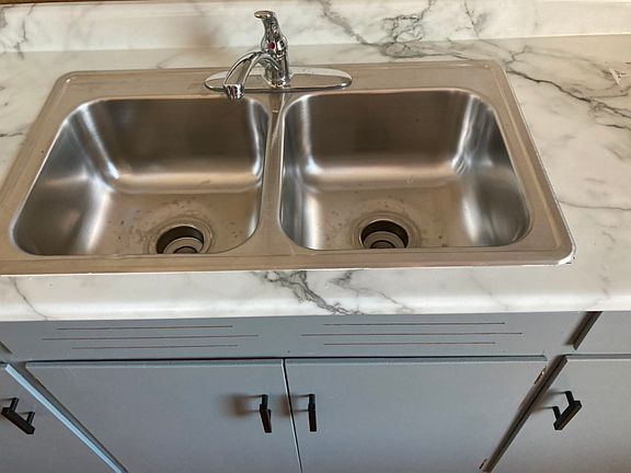 4th image of 421 N Union St