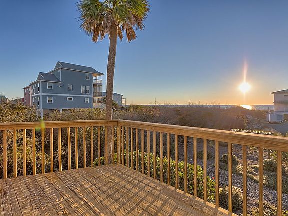2nd image of 150 Reef Dr