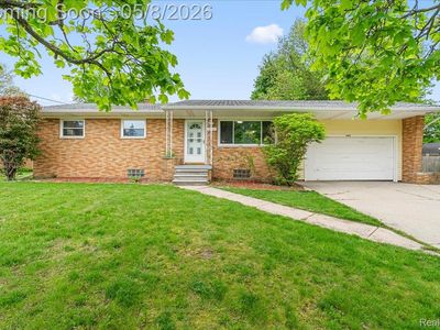 2413 Kuerbitz Dr, Lansing, MI, 48906