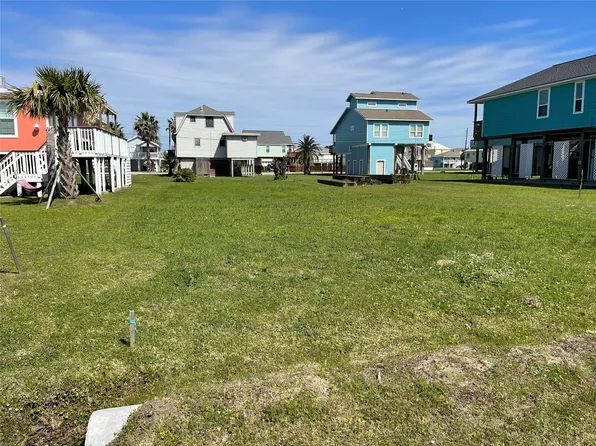 4125 Las Palmas St, Galveston, TX 77554