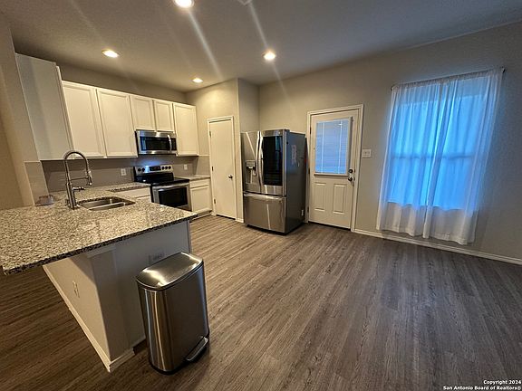 4th image of 9034 GIBBONS TRACE