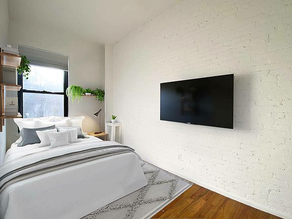 4th image of 113 W 82nd St #4FI