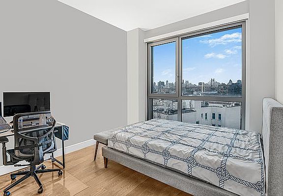 4th image of 2243 Jackson Ave Unit 7C