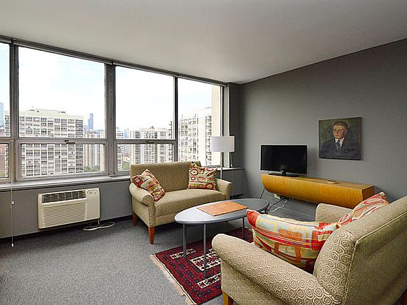 3rd image of 70 W Burton Pl APT 2606F
