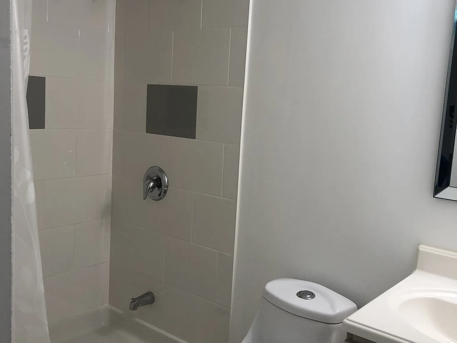1 bed, $1,000 — Photo 3