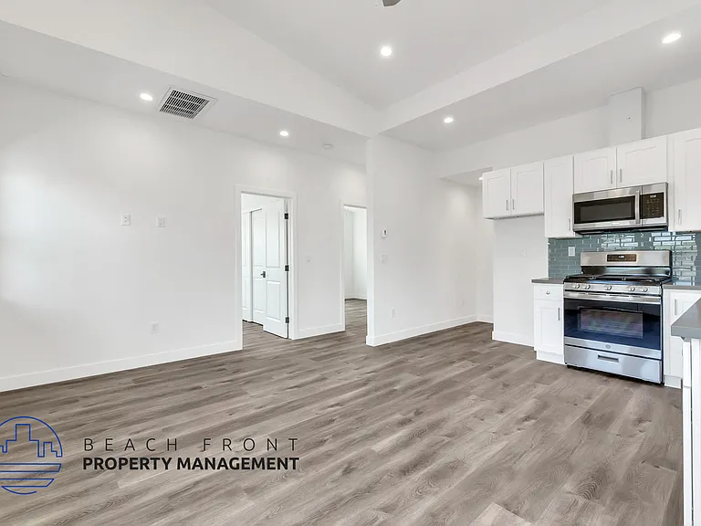 1931 Pomona Ave — Photo 5