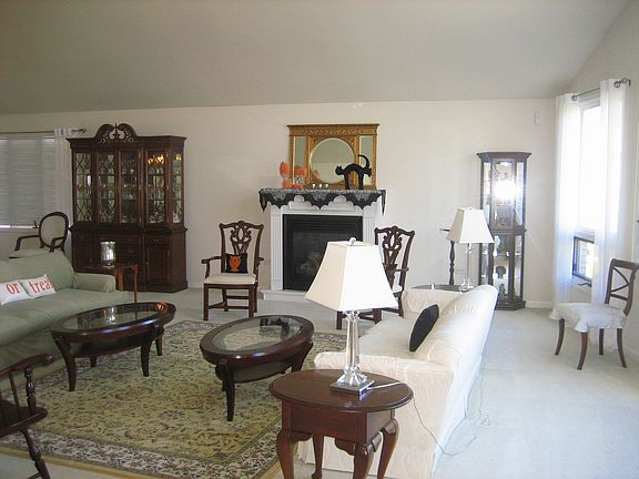 3rd image of 7931 Brookside Glen Dr