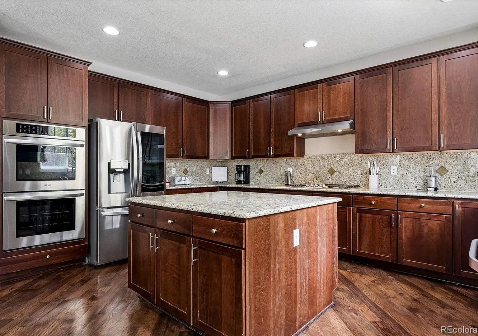 Beautiful 4-Bedroom Home in The Meadows! — Photo 3