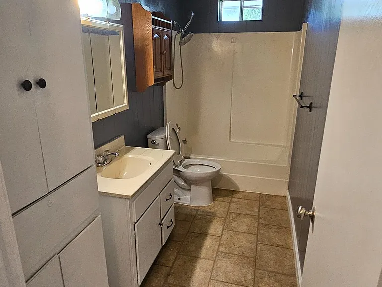 1st floor bathroom