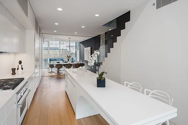 Rented by Nest Seekers International | media 29