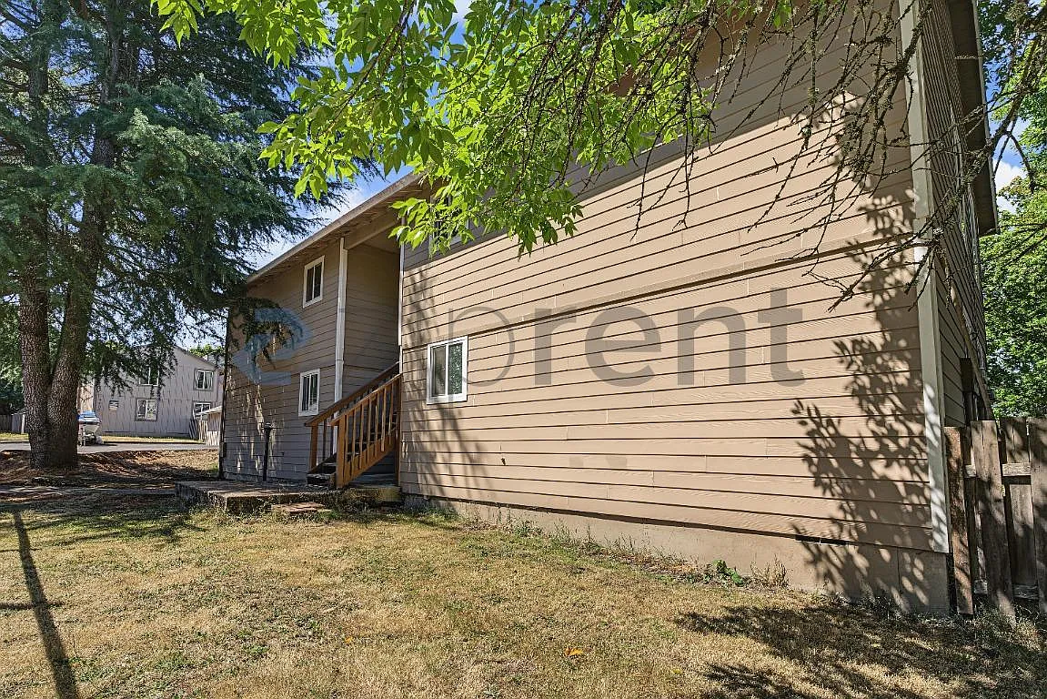 2 bed, 880 sqft, $1,400 — Photo 2