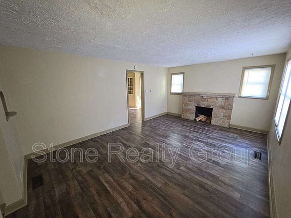 5th image of 2811 Harrison Ave