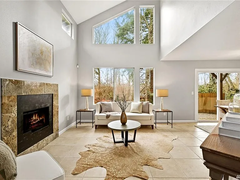 2025 SE 8th Dr — Photo 7