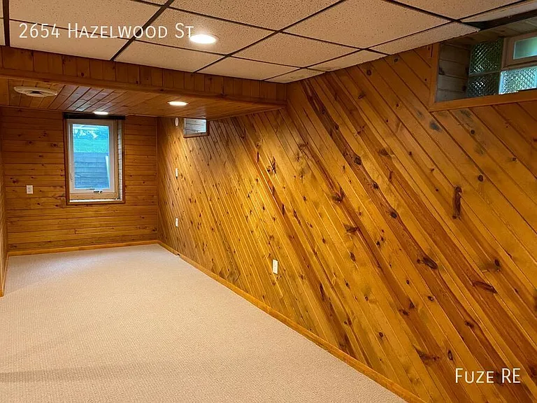 2654 Hazelwood St N — Photo 27