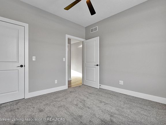 4th image of 1118 Peninsula Dr