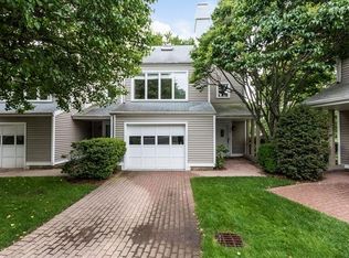 60 Harbour View Pl, Stratford, CT 06615