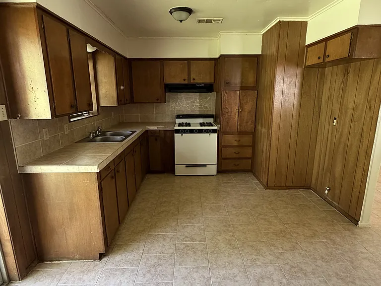 6308 Frondosa Dr — Photo 5