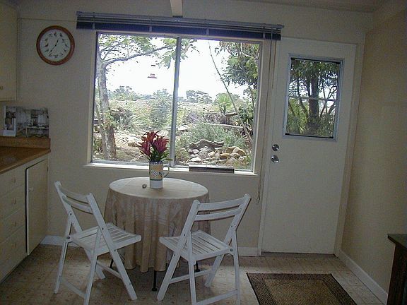 Eat-in Kitchen