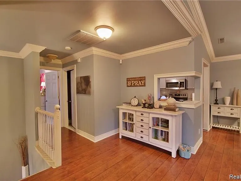 5445 Pine Aires Dr #124 — Photo 5