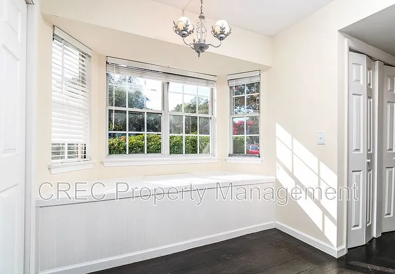 2065 Emerald Ter — Photo 4