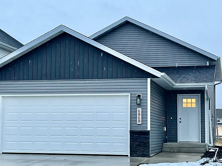 6868 Thomas St — Photo 1