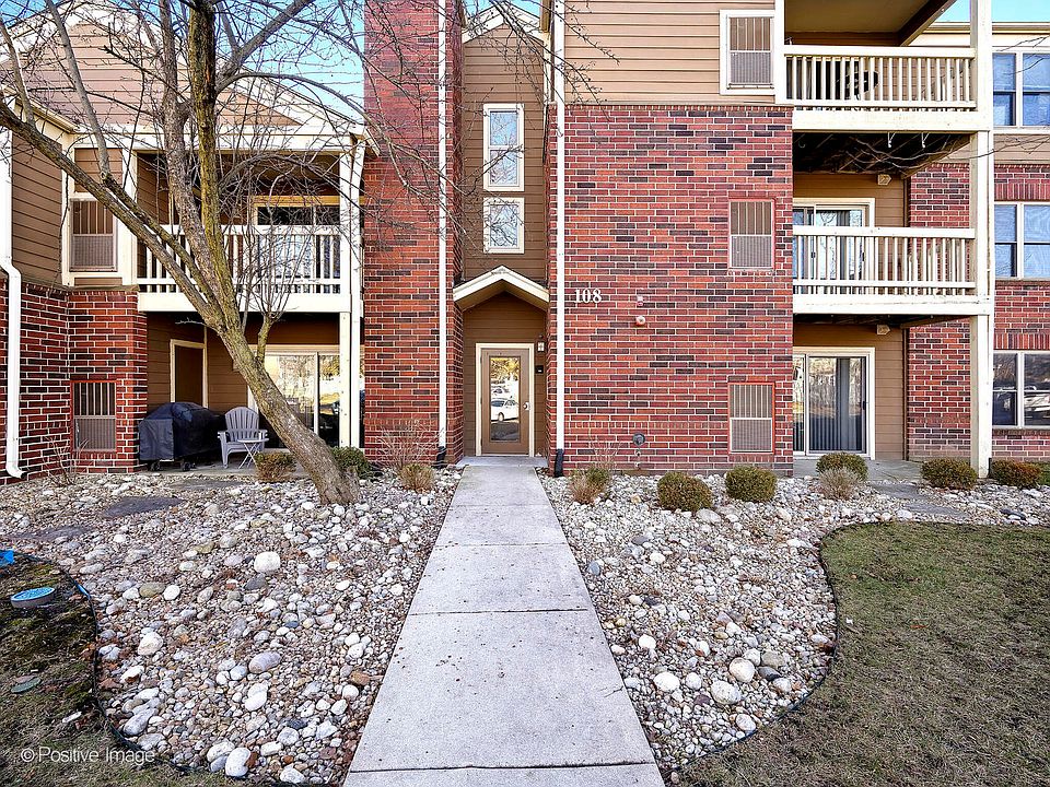 208 Glengarry Dr Bloomingdale IL Zillow