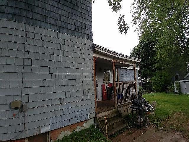 2nd image of 110 Robin St