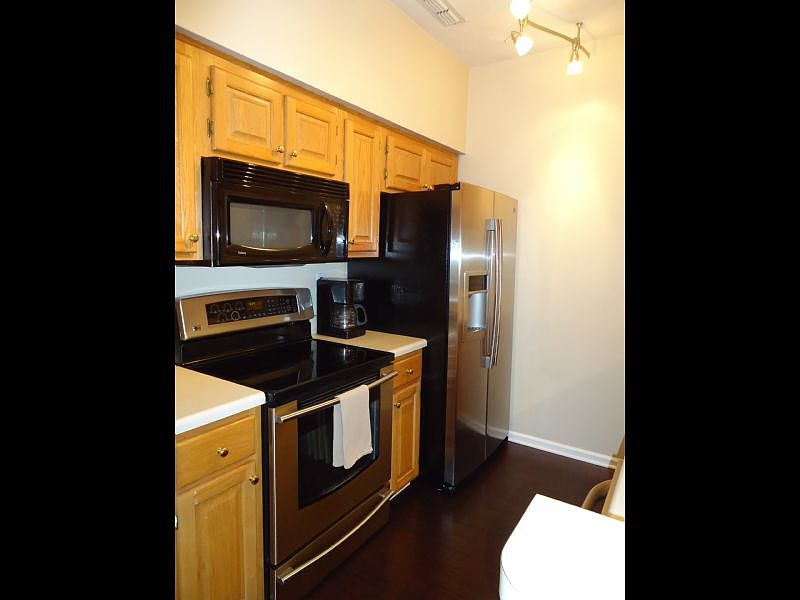 1st image of 600 Willow Green Ct