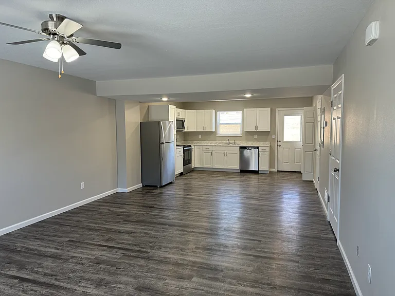 Creekside Apartments — Photo 55