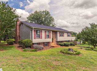 9 Hunters Trl, Greenville, SC 29615