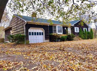 21 Arthur Ave, Brookhaven, NY 11719