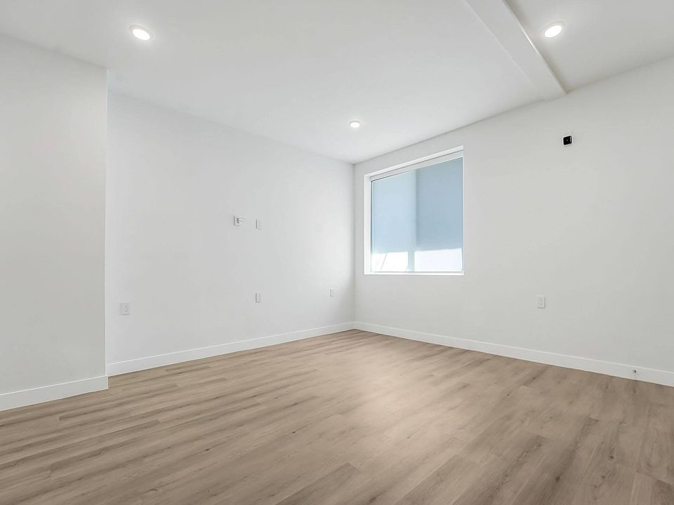 1st image of 1939 Argyle Ave APT 1