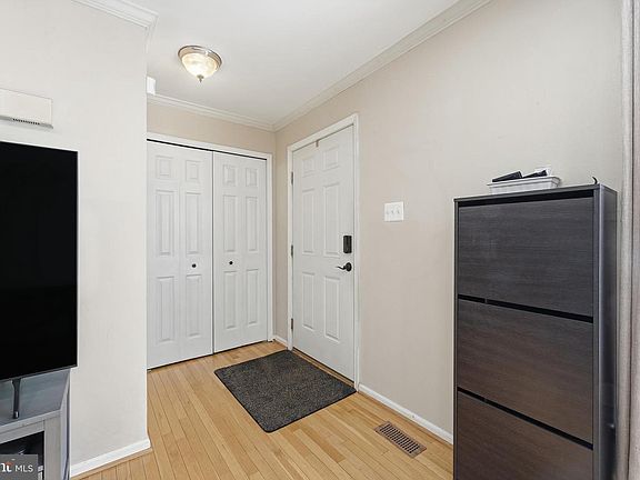 3rd image of 5826 Westwater Ct