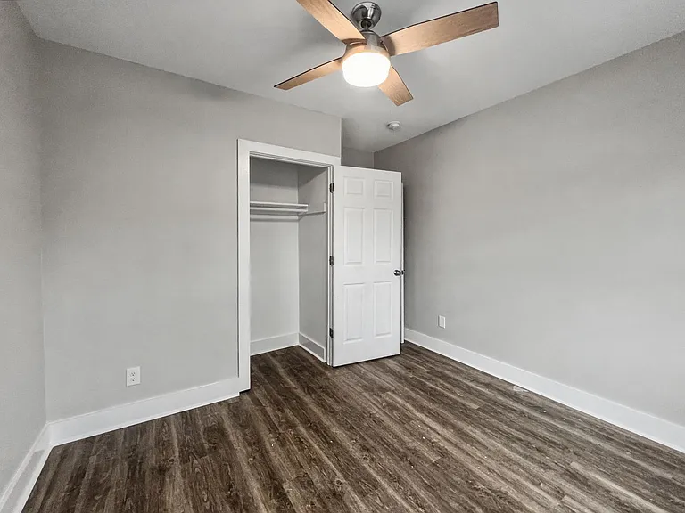 327-337 W Chestnut St — Photo 20