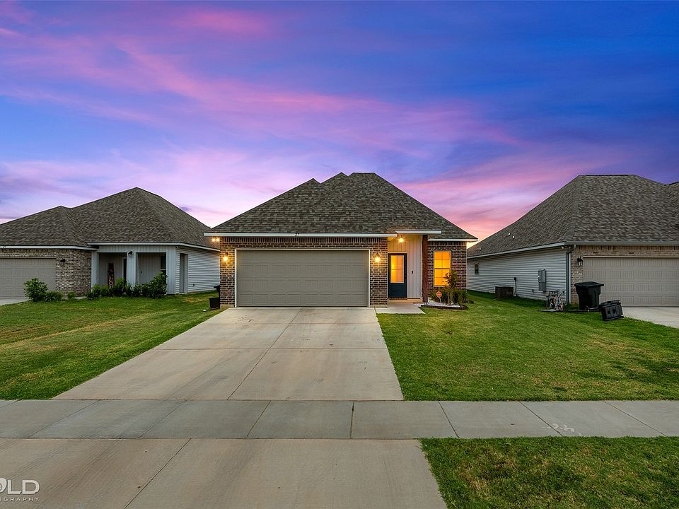 1st image of 27 Venecia Ct