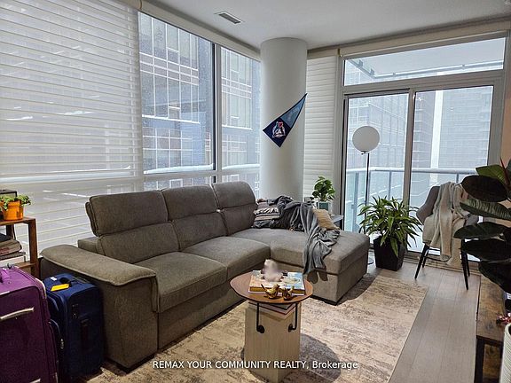 2nd image of 8 Mercer St #1208
