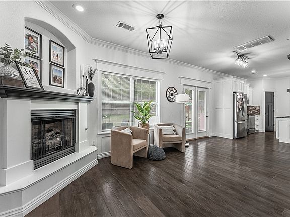 2nd image of 1125 Nemett Cir