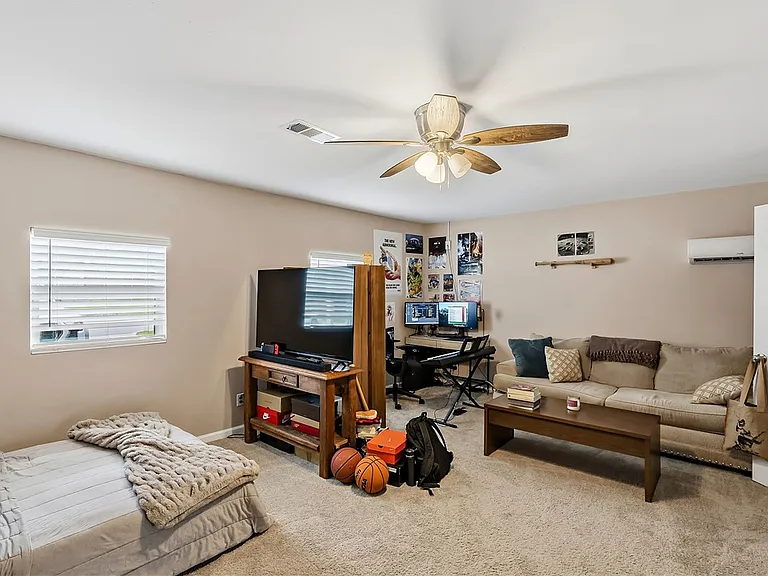 1405 Lawyer St — Photo 25