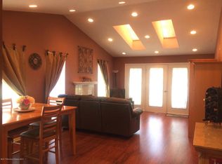 48 Poplar Pl, Freehold, NJ