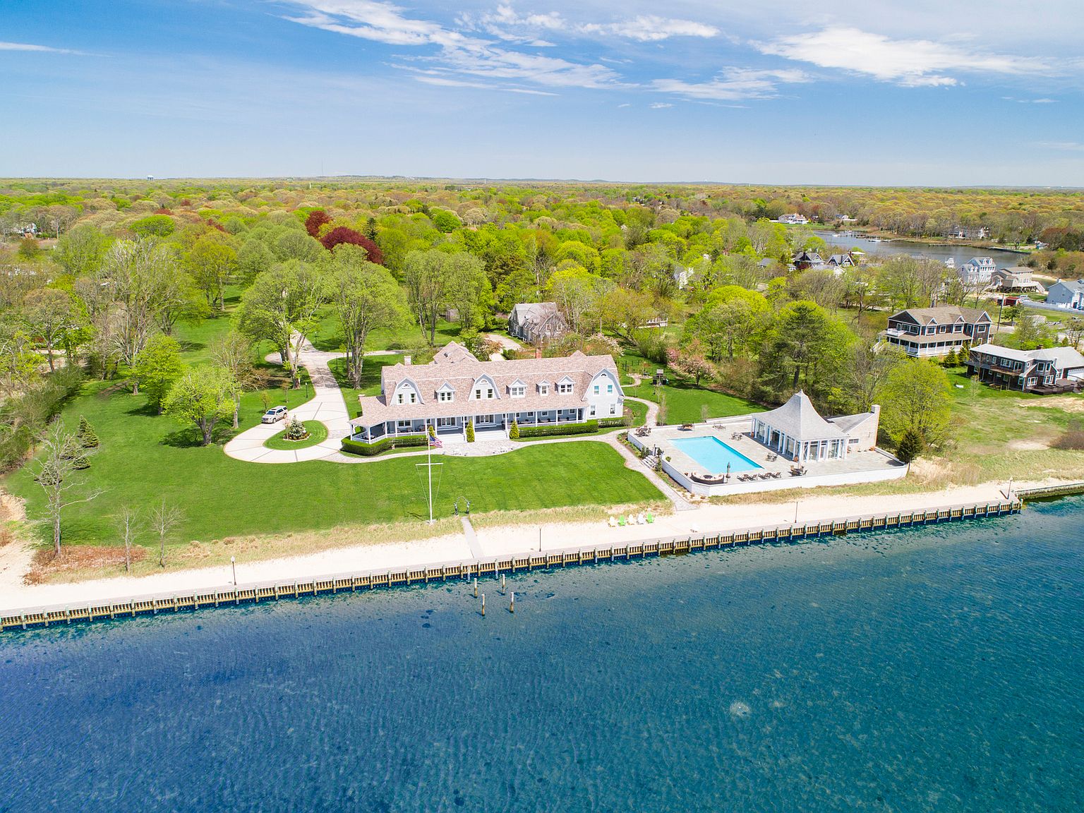 16 Sedgemere Rd, Center Moriches, NY 11934 Zillow