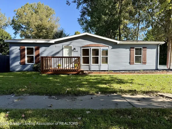 4232 Balmoral Dr, Lansing, MI 48911