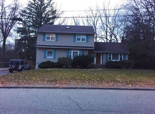 70 Valley View Ter, Wayne, NJ 07470