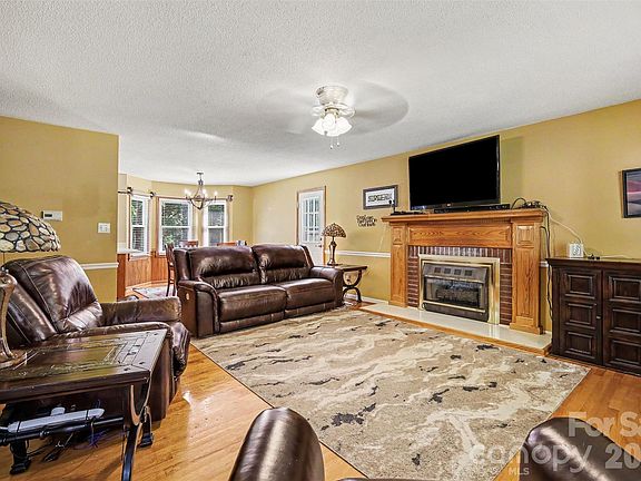3rd image of 2318 Old Hickory Grove Rd