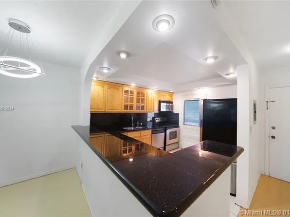 201 Galen Dr APT 210W, Key Biscayne, FL 33149