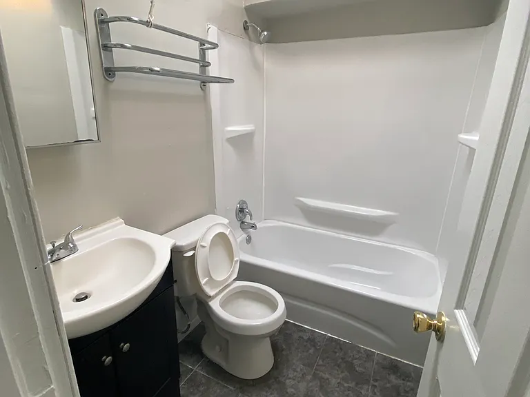 3510 Greenmount Ave — Photo 3