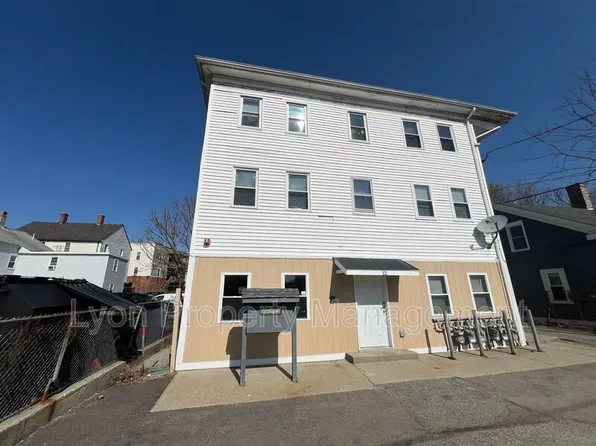 12 Clark Ct #1L, Woonsocket, RI 02895